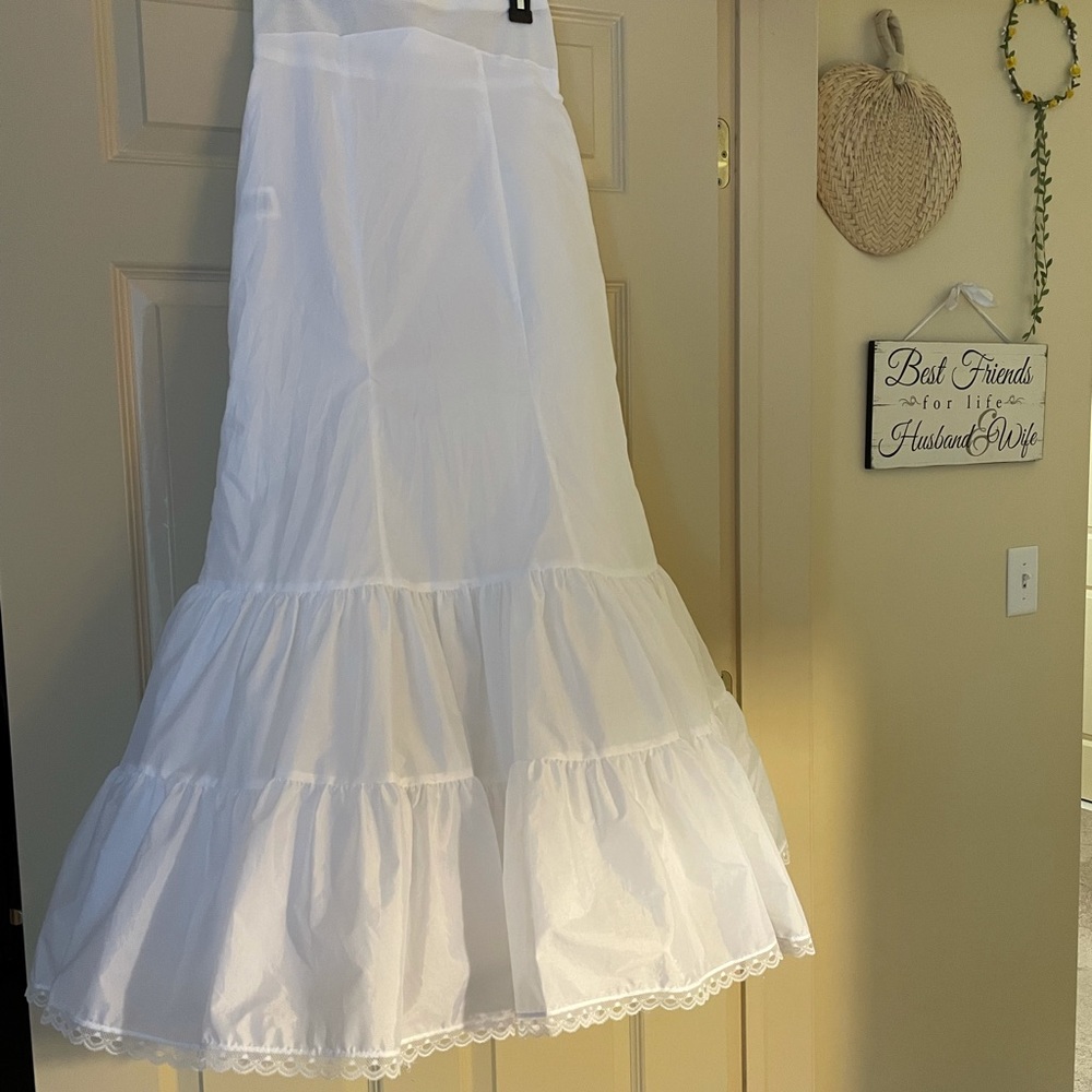 Davids Bridal wedding 550 petticoat.